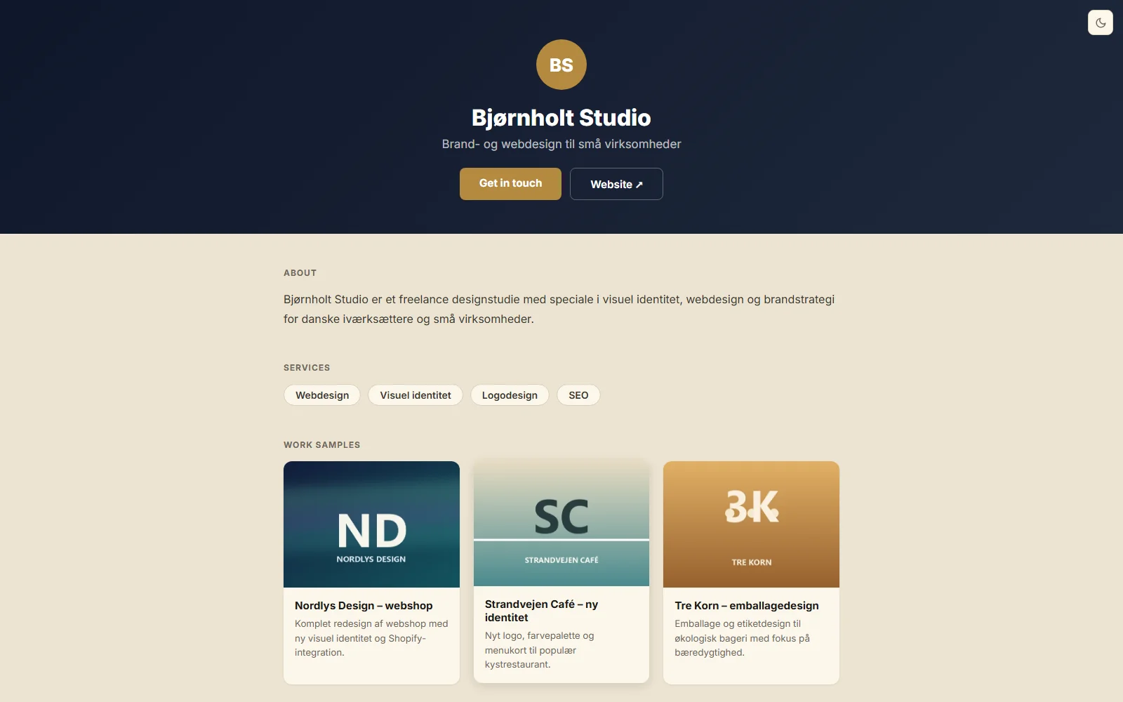 PennaFolio portfolio editor — public profile for sharing work with clients, light theme